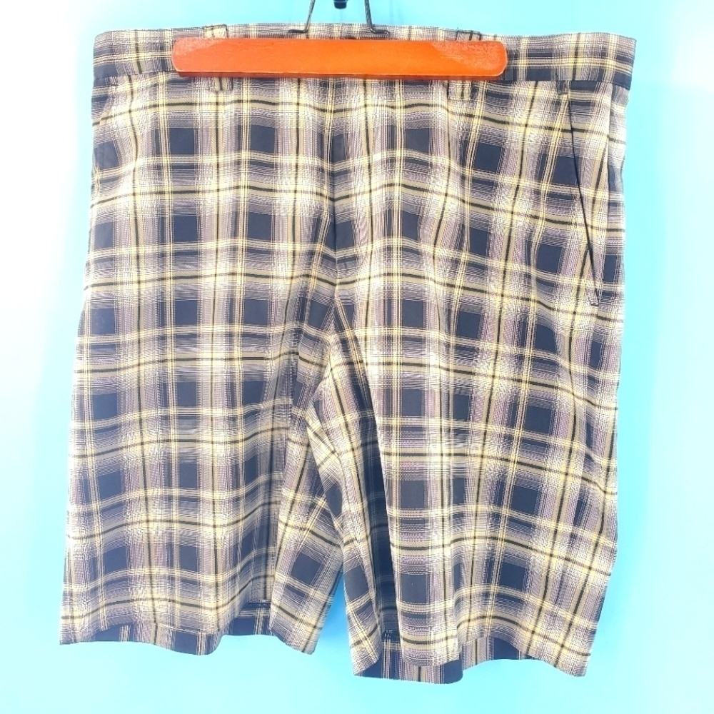 Izod plaid shorts Perform X 36